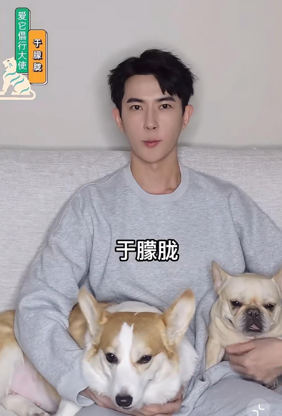 于朦胧没有抑郁症，7年前的采访，他就暴露了自己的真实性格，他的性格虽然内敛，但情