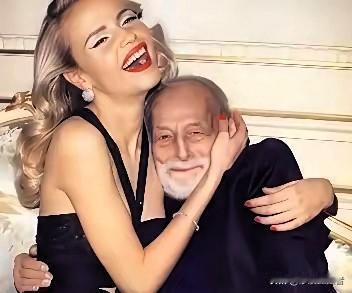 1994年，89岁高龄的石油大亨，娶了26岁脱衣舞女郎，新婚才14个月后，石油大