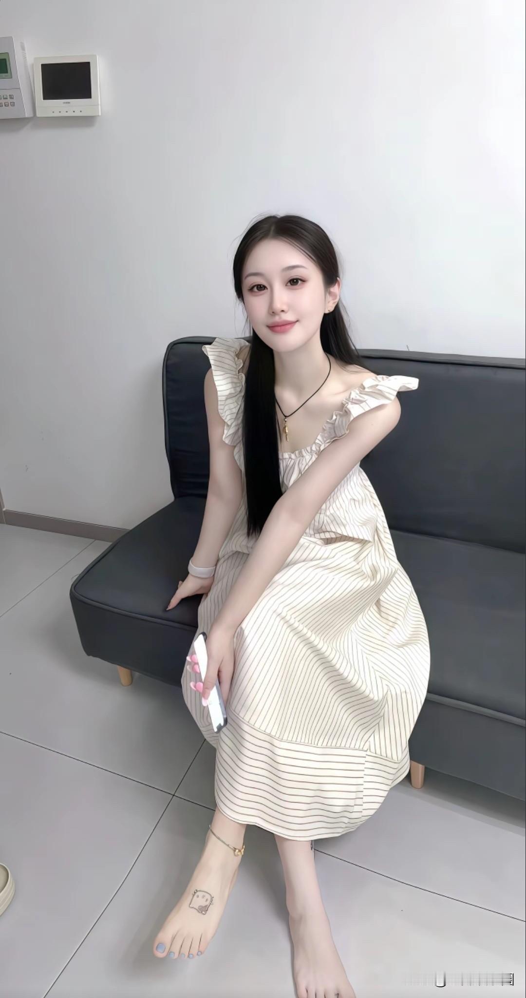 脚上有个Kitty猫
