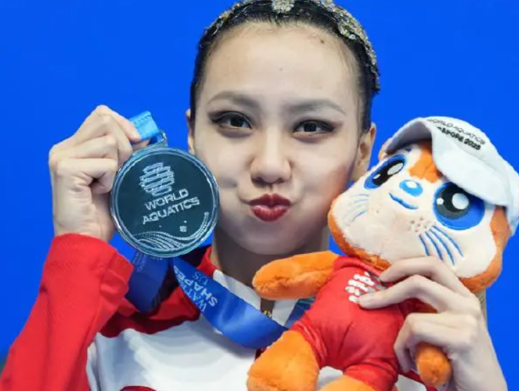 徐汇妍身兼五项世锦赛交出优秀答卷！新加坡世界泳联游泳世锦赛花样游泳比赛中，