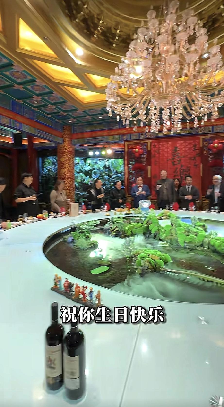 中国法拉利第1人李晓华过生日，真豪气，连85岁的杨洪基都要献唱!近日，中国法