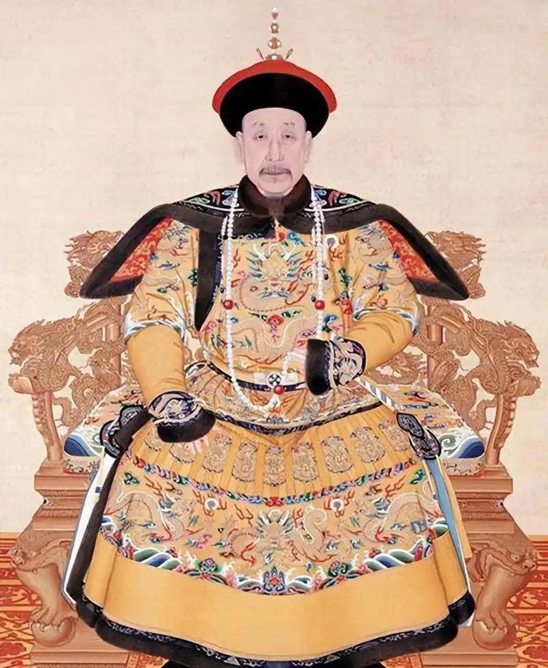 乾隆自称十全老人，为何却被称为历史上最大的败家子？有三个原因。说起乾隆皇帝，