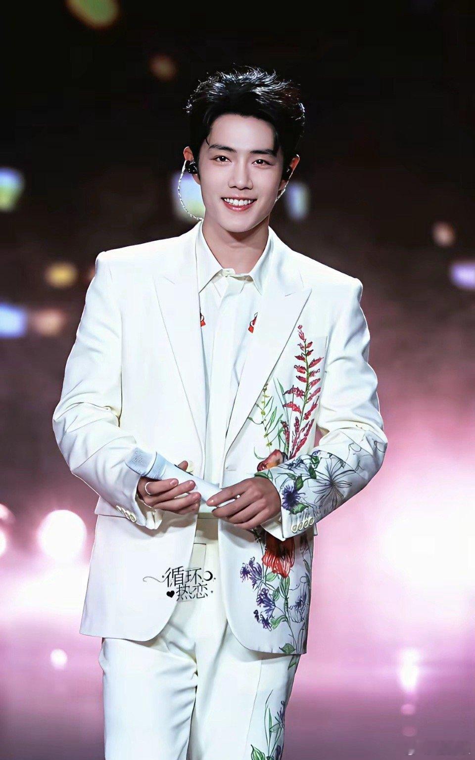 我有强烈的预感，肖战的北京卫视春晚演唱《岁岁年年》，又要大火一波了，原因很简单，