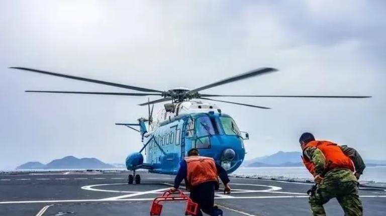 解放军端午雷霆出击！南部战区黄岩岛战备巡警震撼南海，中国主权寸土不让！