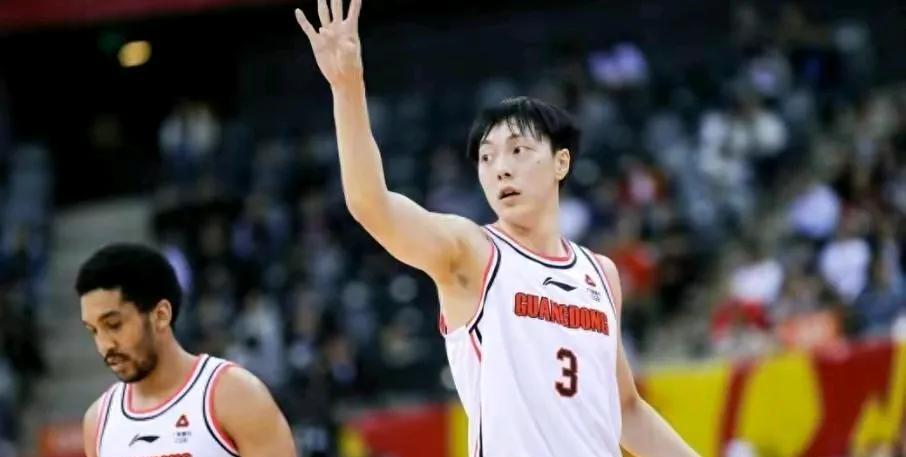 胡明轩换陈国豪加萨林杰独家签约权，听起来就有些不靠谱！陈国豪确实是广东队想要得