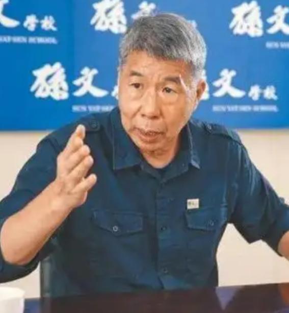 台媒有一明白人张亚中，中国许多人都没有想到的，他想到了，他说：大陆对台的军演到底