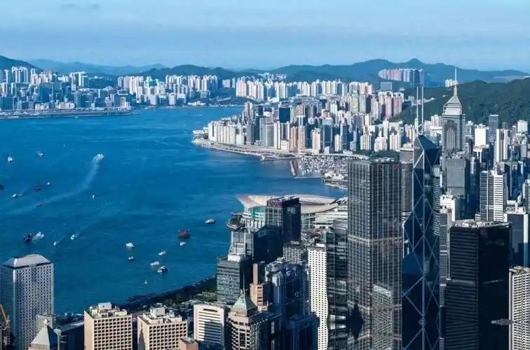 内地人去香港只能待7天，外国人却能免签住90天？很多人心里一直憋着一个超级憋屈
