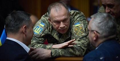 大军压上！近日，乌军总司令瑟尔斯基在接受天空新闻采访时表示，俄罗斯武装部队正在沿