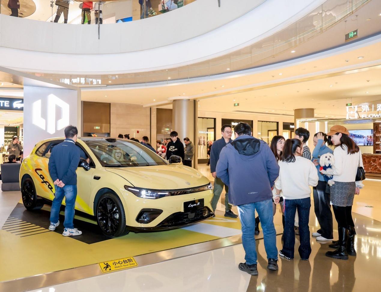 都是10万级，年轻人第一台车选零跑Lafa5还是比亚迪海豚？对于年轻消费者