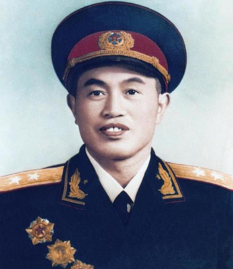 1944年，皮定钧带两名警卫上了少林寺，谁知一入寺门，便看到荷枪实弹的武僧，对他