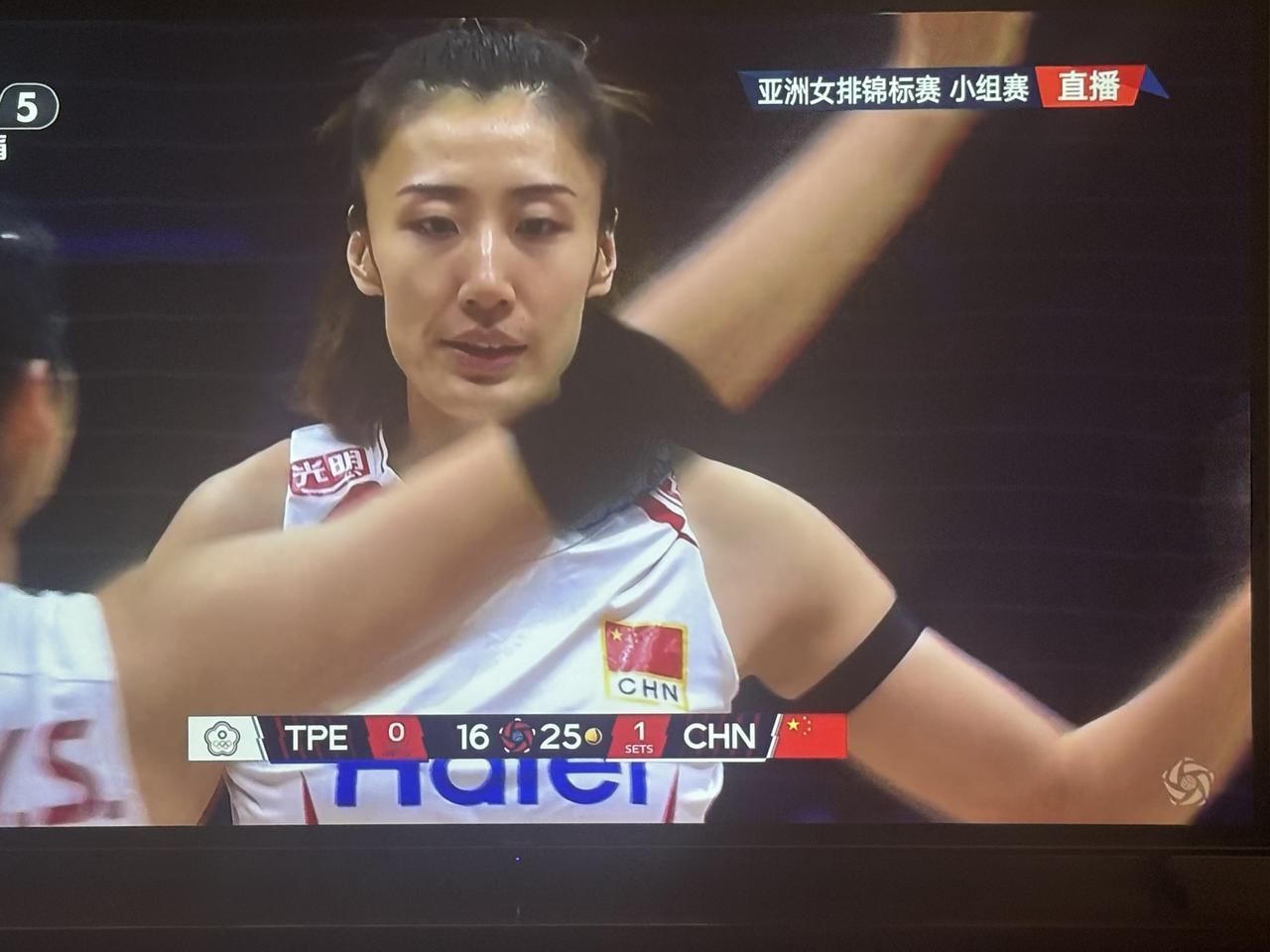 不出意外！中国女排拿下了第二局比赛的胜利✌️！在刚刚进行的