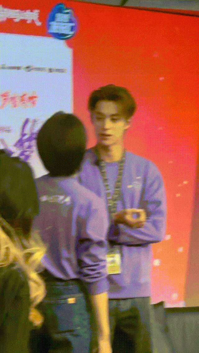 王鹤棣在嘴里炒了盘川菜被王鹤棣这波“口腔川菜”笑不活了！别人说话是表达，他说话