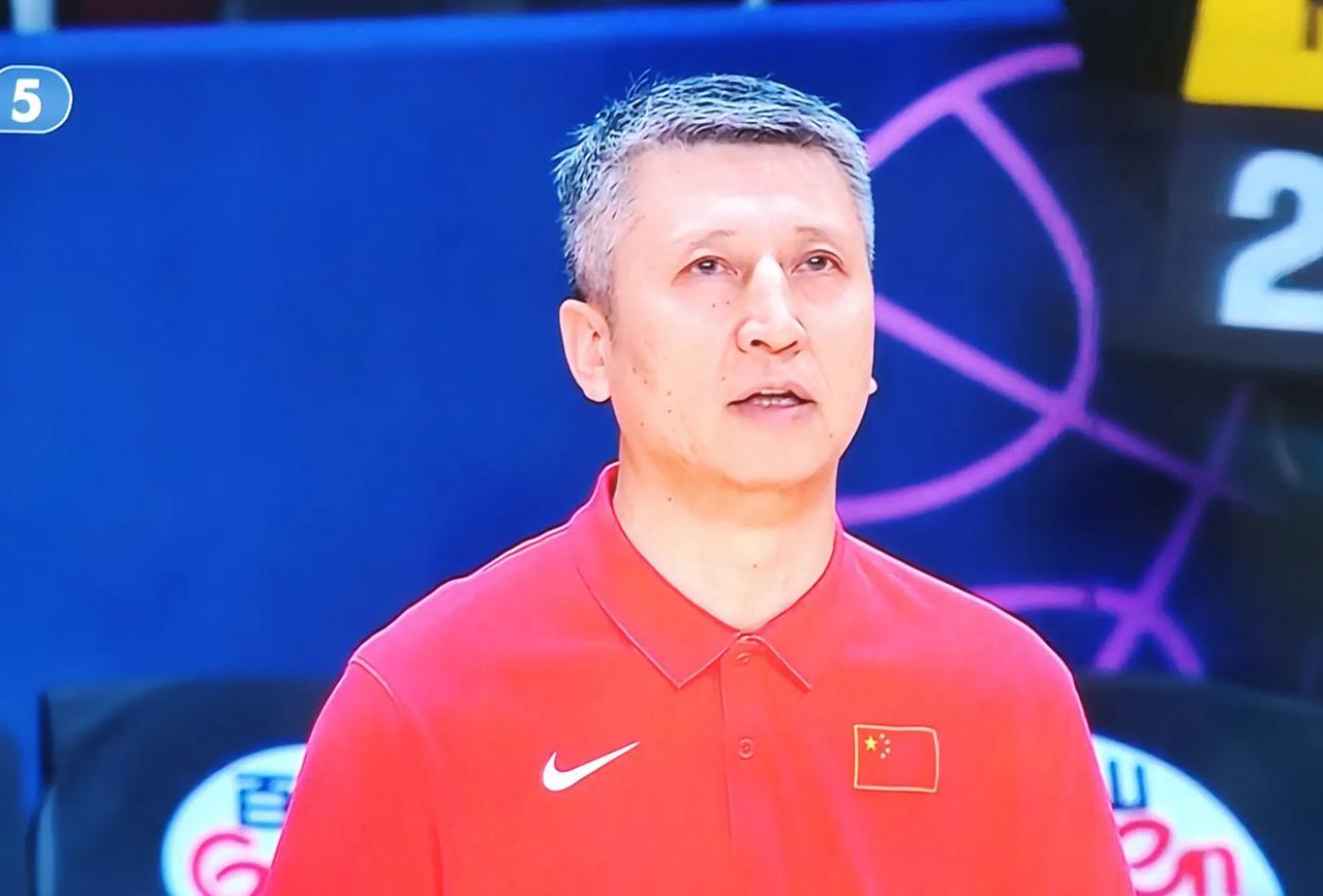 新一届国家男篮，给我们带来了新的惊喜，在许多方面焕然一新，尤其在以下几个方面有了