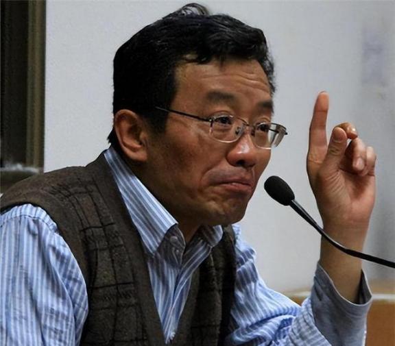 复旦大学王德峰教授再次语出惊人！他说：“我堂堂复旦教授，而我儿子只上了二本。当年