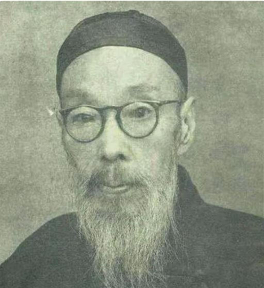1935年,毛泽东大渡河陷死局，这时，李富春跑来说：“主席，一名晚清90岁秀才，