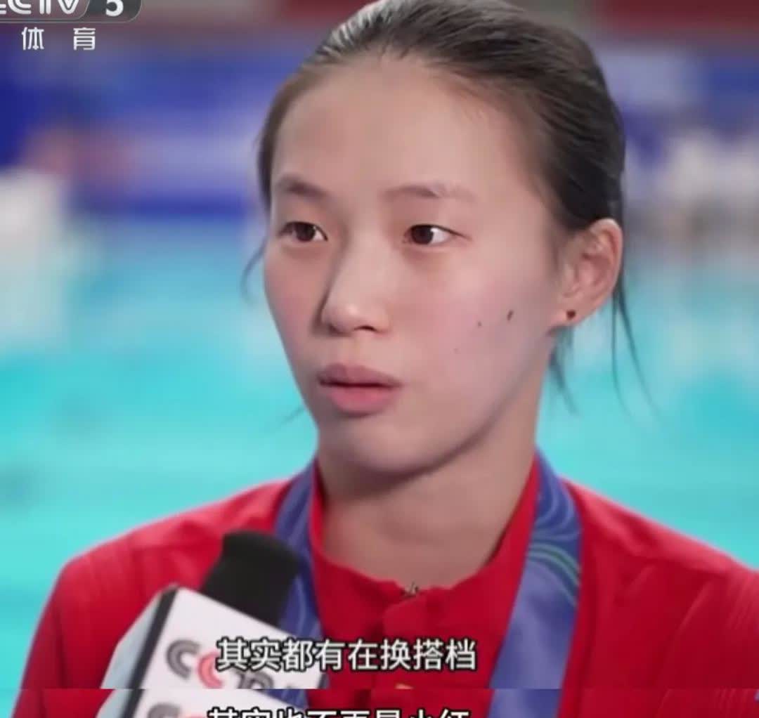 “我的搭档，其实不再是小红”，在10米跳台颁奖结束后，冠军陈芋汐接受采访时透露。