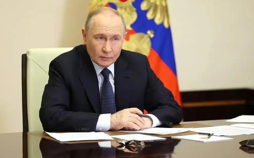 🐼普京一句话，特朗普几个月的脸全丢光了！ 俄军4月11日16点准时停火