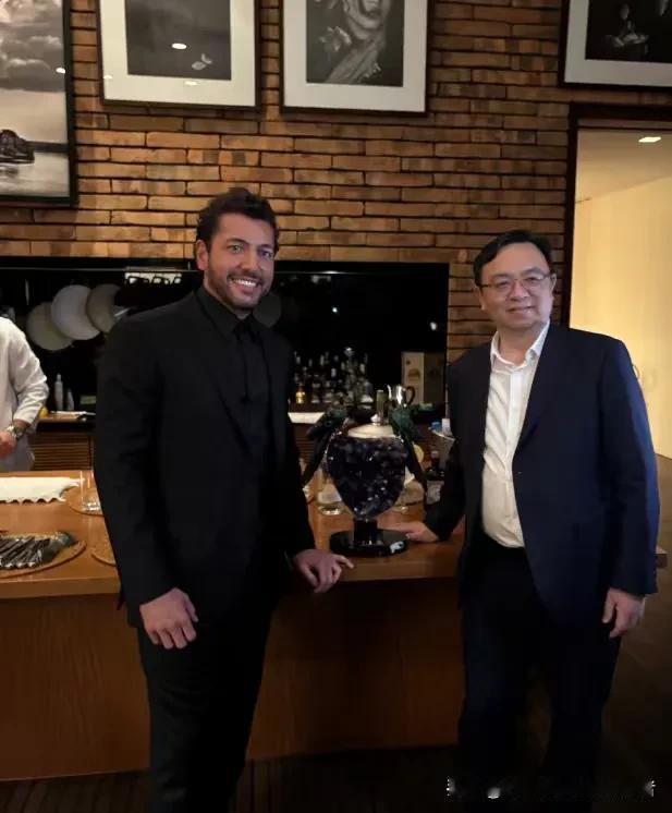 恭喜莱奥·桑切斯成为巴西唯一仰望U9Xtreme车主！比亚迪生产的仰望UX进