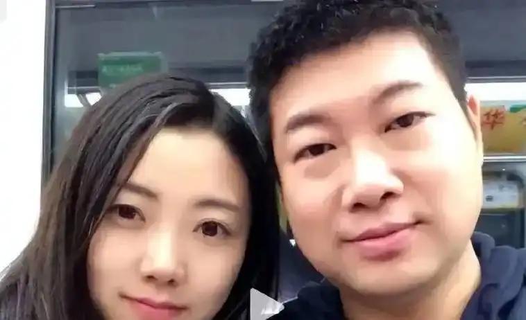 新婚才33天，陕西妻子卷走全部积蓄，头也不回飞往美国。丈夫没认命，硬生生追了9年