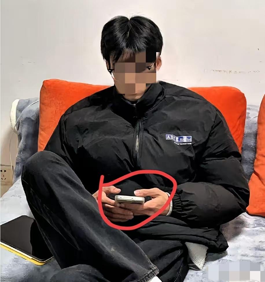 现在的孩子是真不能惯着，我算是彻底看明白了！​​我侄子今年才15岁，初中都没读