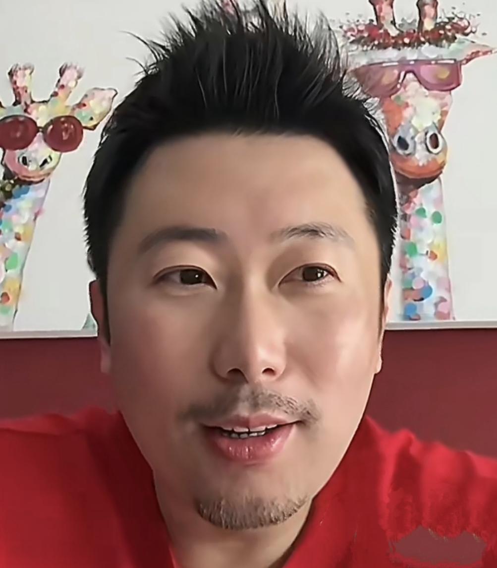 据雷洋教练透露，杜塞俱乐部有食堂，但全是外国人掌勺，饭做得还算过得去。樊振东来了