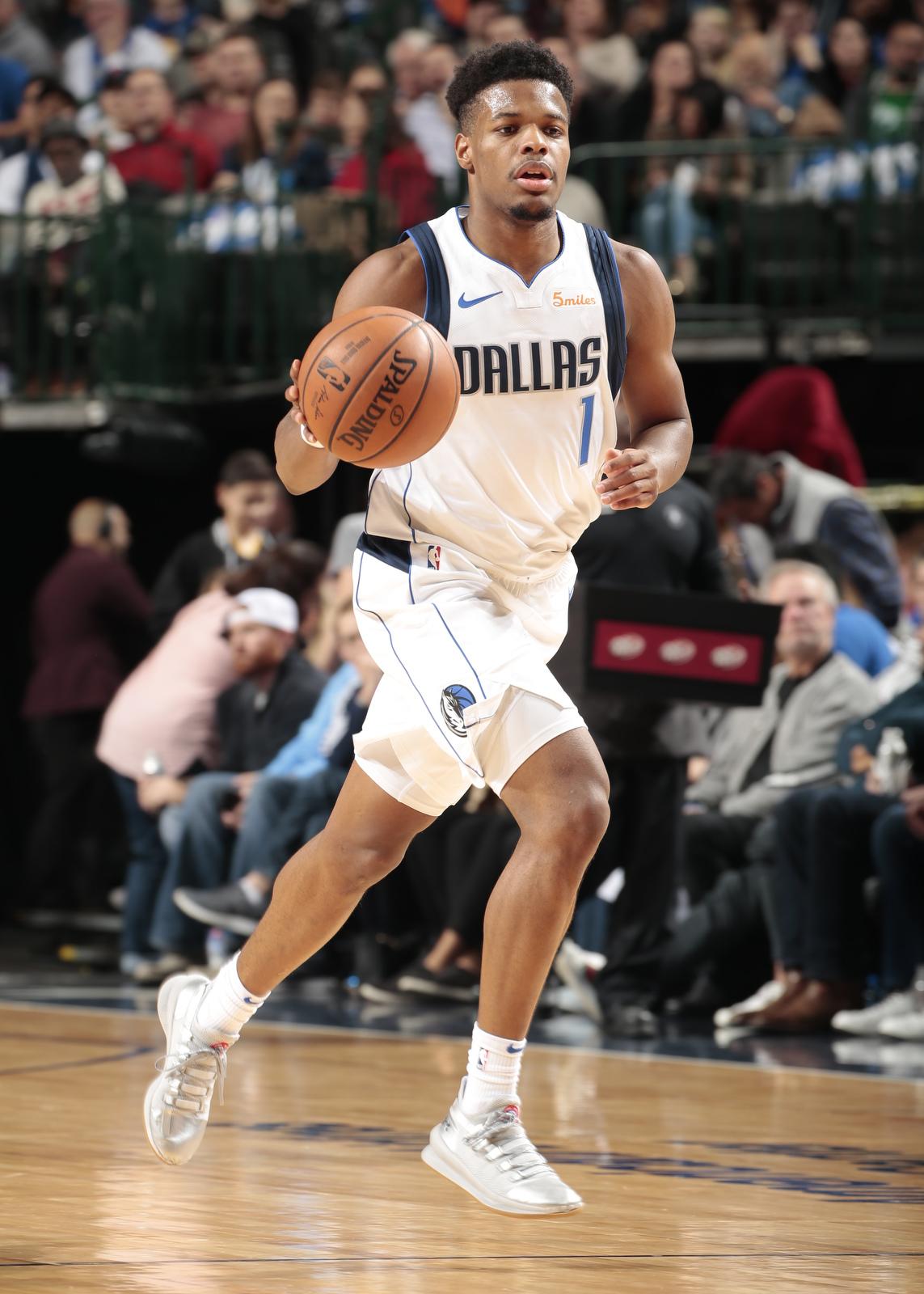 雷迪克真是太糊涂了！这么好用的球员，居然被DNP了两个月 洛杉矶湖人队在和勇