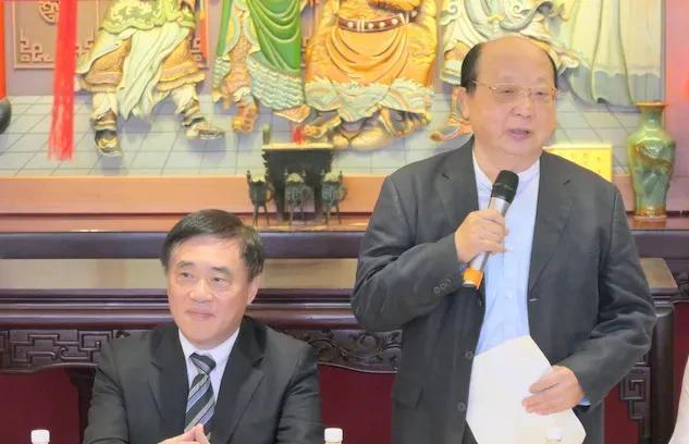 就在刚才，郭正亮爆料称，国民党主席参选人郝龙斌原计划由桃源县政府为其举办的六十桌