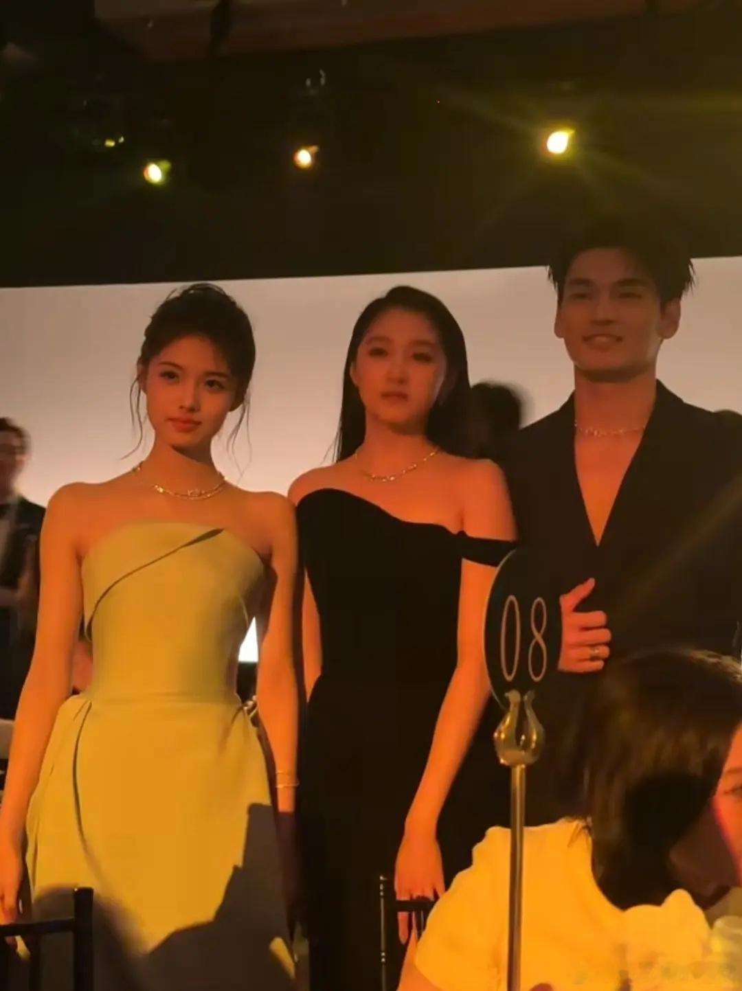 艾米好美，艳压关晓彤​​​
