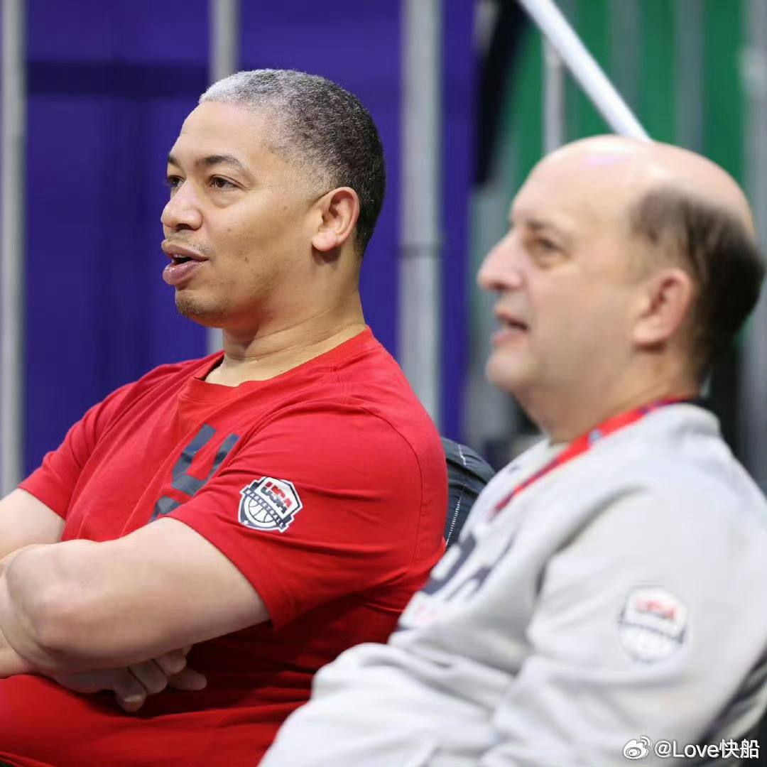 范甘迪今天谈到了他与泰伦-卢的关系：“我曾执教过泰伦-卢。他是你能遇到的最受爱戴