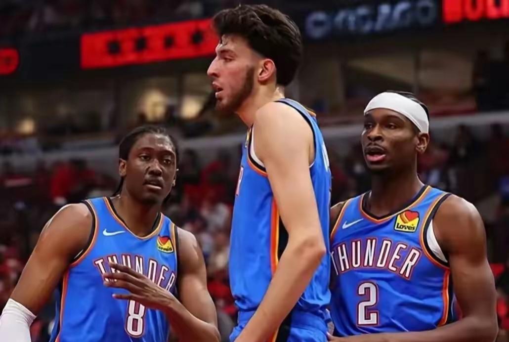 实话实说，真正的争冠球队仅剩四支：一，雷霆队，拥有联盟第一人亚历山大，战绩联盟