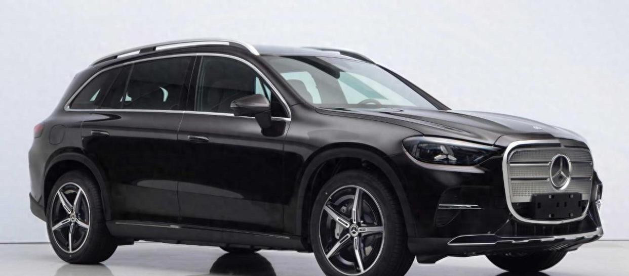 内容：今年开年的车市，被奔驰一记“王炸”搅得热闹非凡。就在2月1日，奔驰官方正式