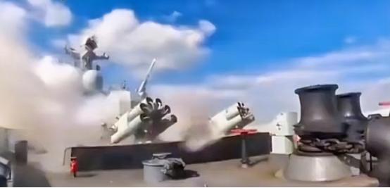 菲律宾灭国之灾在头顶上降临，用不着中国去收拾收拾他，这大概就是天意吧。当小马科斯