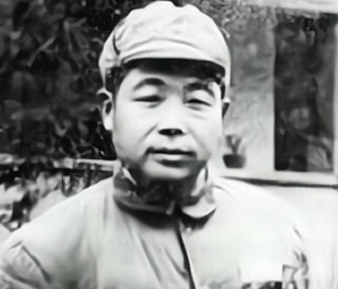 1947年，一个农民给解放军带路，聊天时提到了自己多年未见的哥哥，连长吃惊的问：