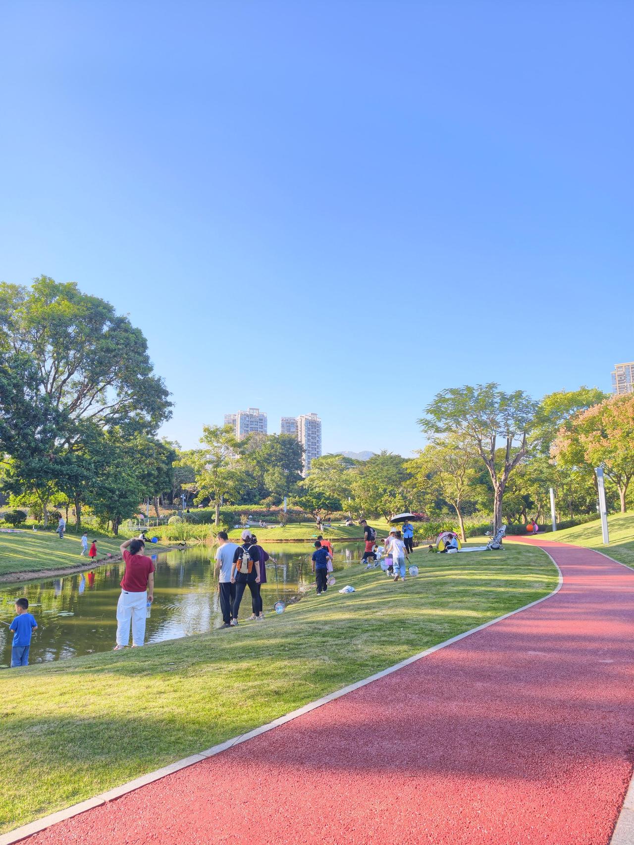 赚不到钱的时候，就让自己休息能赚到一点钱的时候，就努力赚。赚不到的时候，就让