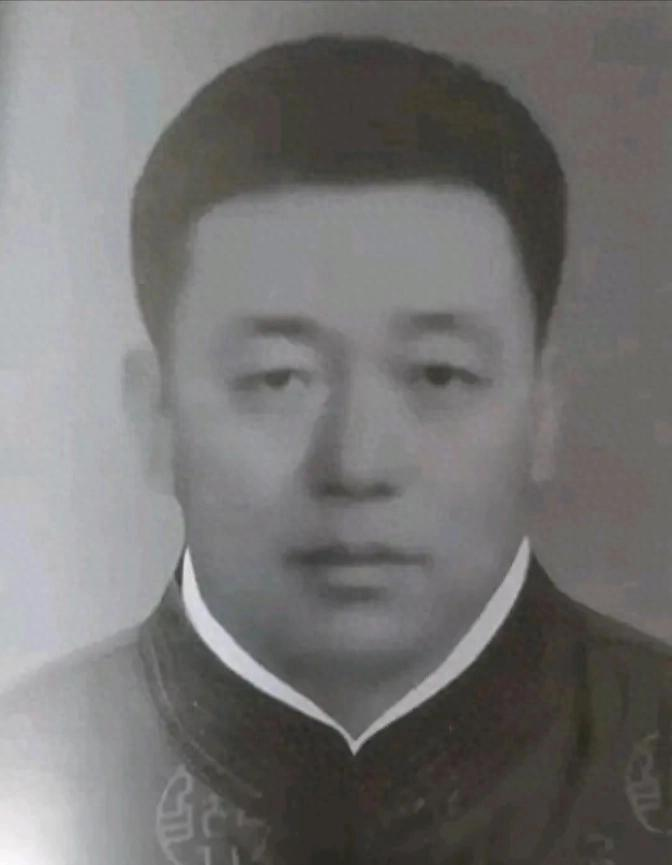 1939年春，冀东抗日联军总司令高志远赶赴平西，受到战友招待。在接风宴上，战友趁