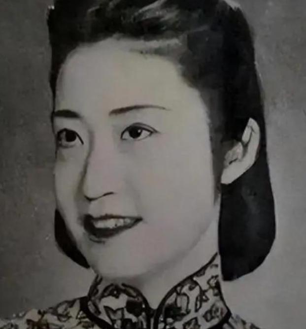 1926年寒冬的北京城，一场由前清贵族女性主导的婚外情风暴，将张学良、卢筱嘉等民