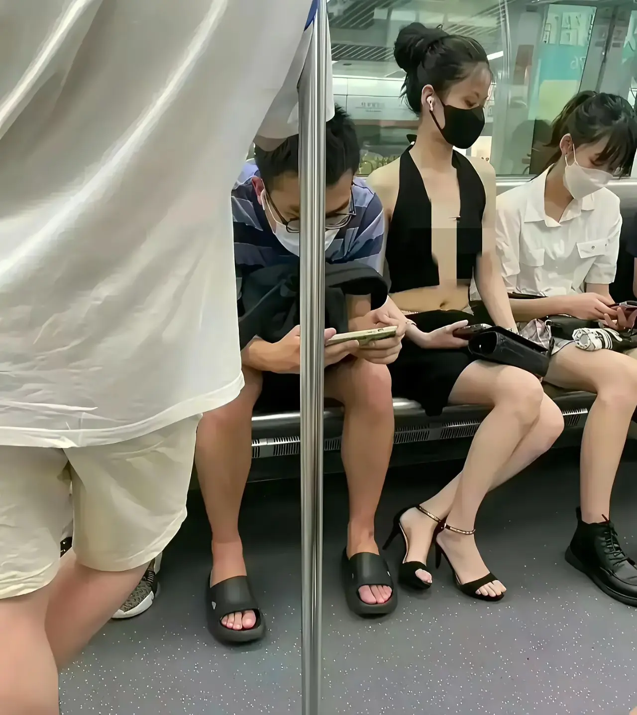 现在穿这样也可以出门了吗？