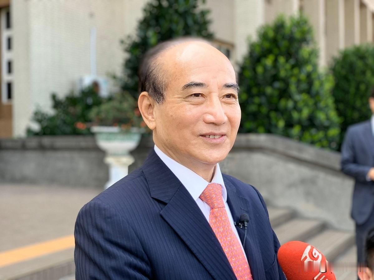 王金平公开喊话郑丽文要调整黄暐瀚：私下讲不听针对王金平昨呼吁郑丽文面对问