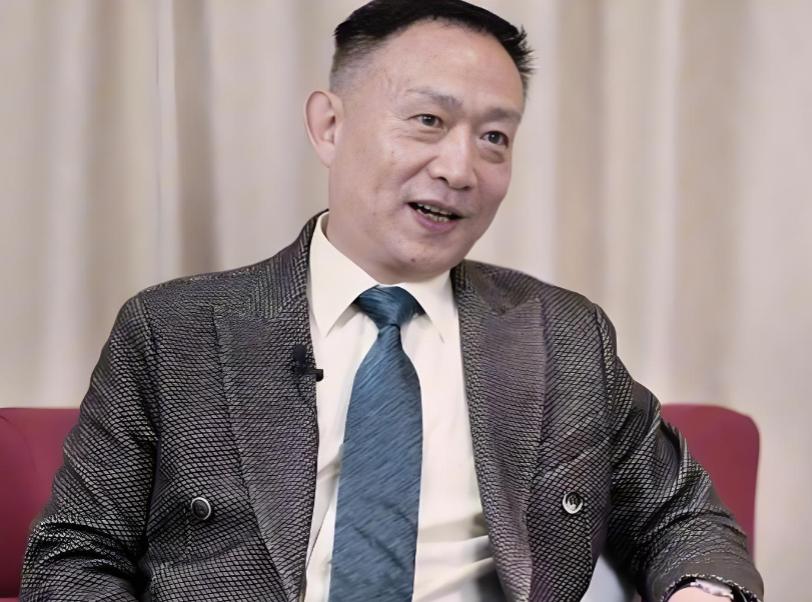 当初卢麒元喊“3万亿”外流的时候，多少人听着就像个笑话。结果国资委4月8号一声