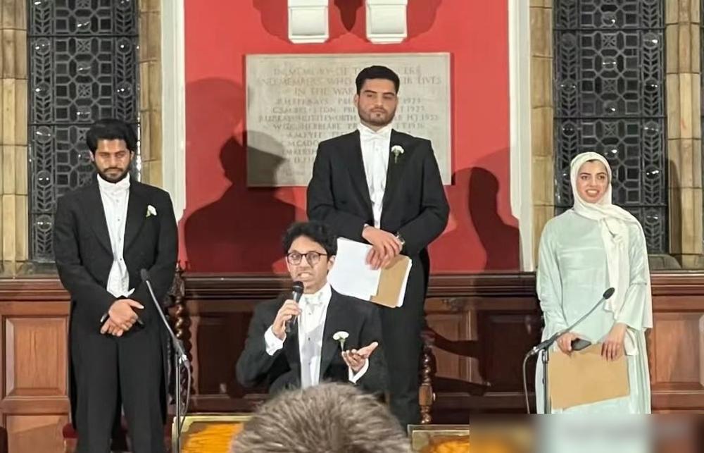 英国算是完犊子了，就快被巴基斯坦和印度夺舍了。最近牛津大学联合会2026届领