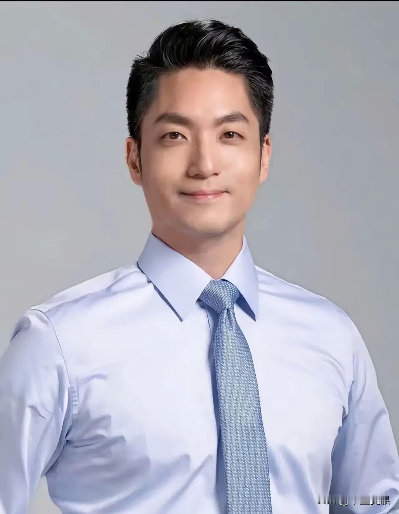 蒋万安市长近期公开家庭财产，以人民币其财产如下:​1、价值727.67万元的房