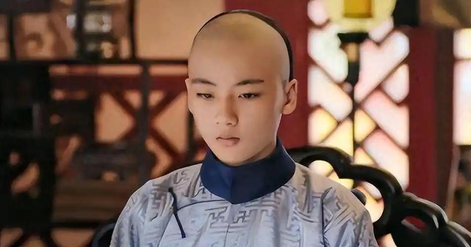 为何康熙长子胤禔会被终身圈禁？为何他圈禁后还能生育20名子女？康熙长子胤禔被