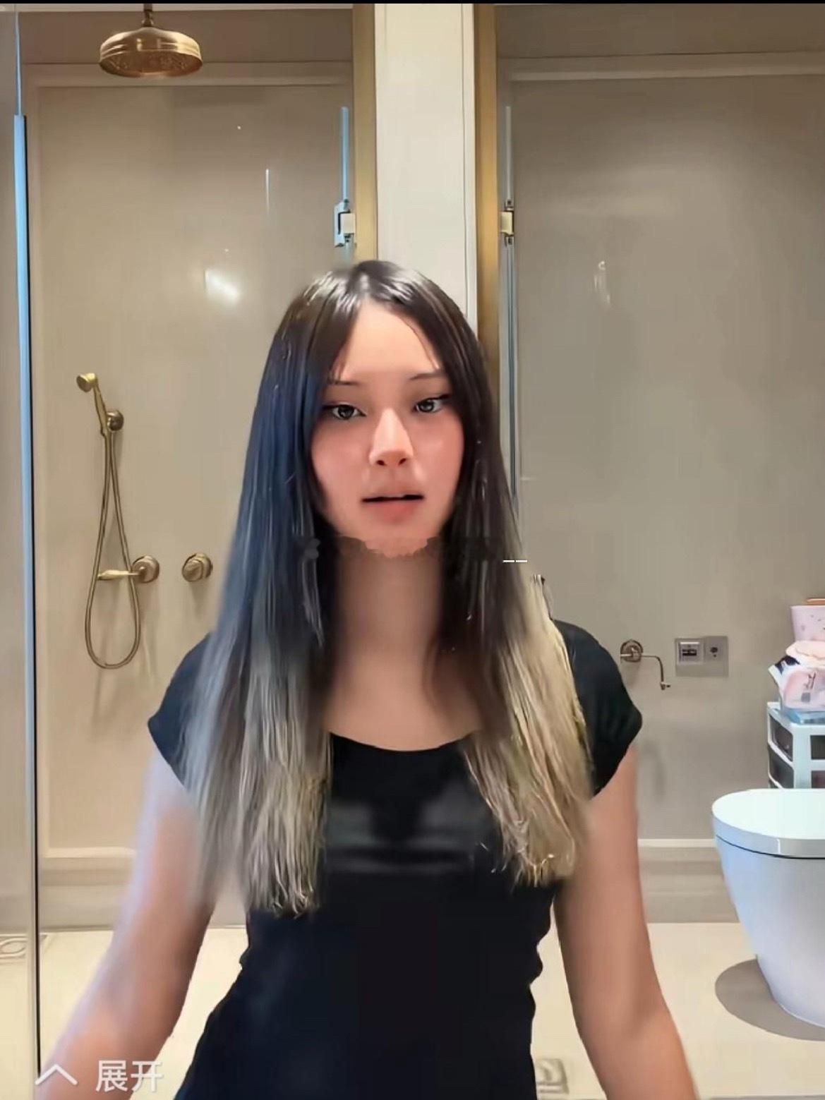 贾乃亮的女儿变化好大啊