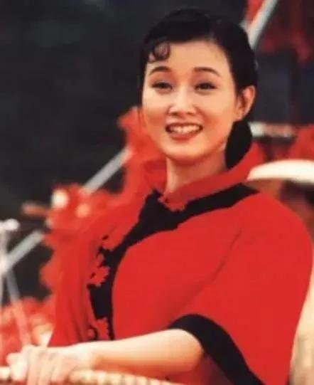 1996年，宋祖英把18岁湖南老乡小保姆送进监狱判12年，当时很多人觉得她太“狠