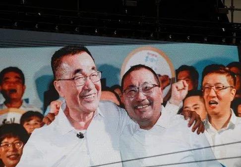 继郑丽文之后，侯友宜也已出手，李四川机会来了！9月12日，李四川举办了两场活动，