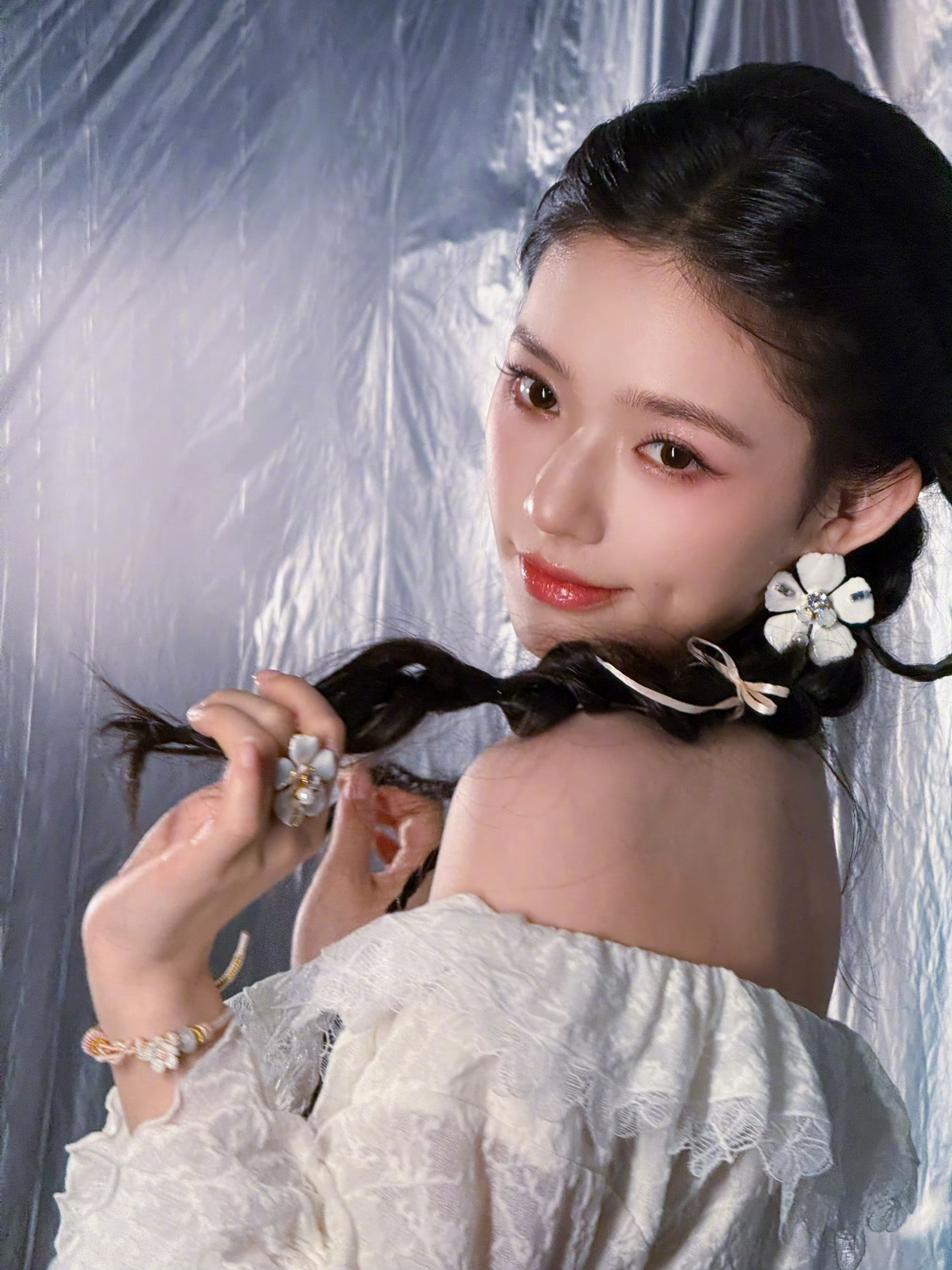 阿谁是全世界最萌的小兔子[爱心][爱心]，林允宝宝你在发光哎🤩🤩​