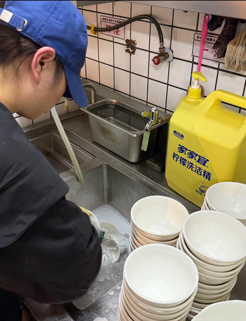 2200雇洗碗工留不住人？问题不在矫情，在没守住边界！月薪2200雇洗碗工，