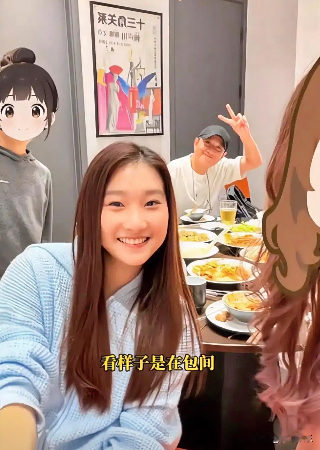 门牙就不是一般人，命好！小姑娘看起来是个高敏感的孩子[哭哭][哭哭]