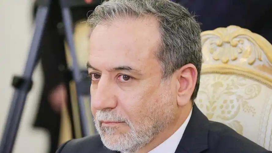 王外长和伊朗外长通了电话，我们才知道伊朗真是傻白甜！伊朗就是太天真、太信美国的