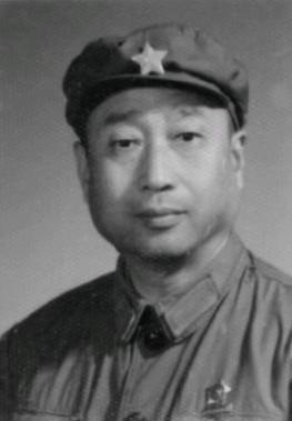 魏伯亭（1920‑1993），山东潍县（今潍坊寒亭区）人，是人民军队的优秀政治工